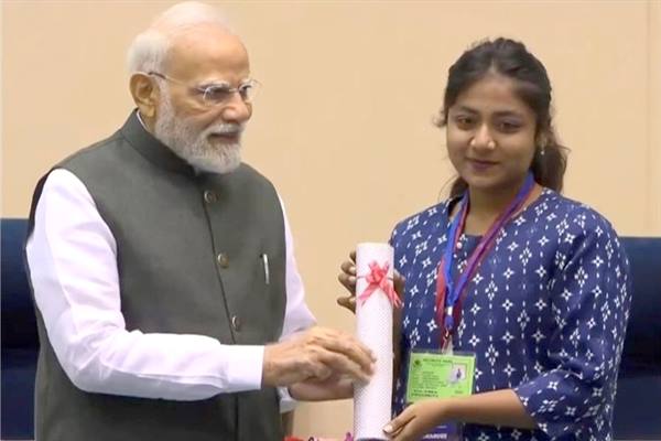 कौशल प्रशिक्षण से बढ़ रहा बेटियों का आत्मविश्वास, आत्मनिर्भर जीवन की ओर बढ़ रहे कदम कौशल प्रशिक्षण से बढ़ रहा बेटियों का आत्मविश्वास, आत्मनिर्भर जीवन की ओर बढ़ रहे कदम