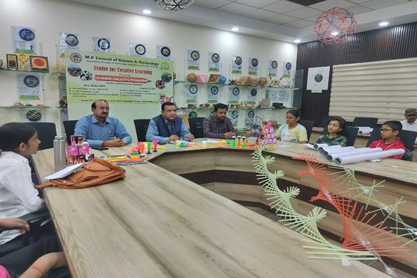 मैपकास्ट के “सेंटर फॉर क्रिएटिव लर्निंग” में विज्ञान आधारित कार्यशालाओं का हुआ आयोजन