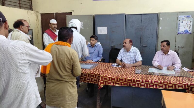 जिला मुख्यालय पर कलेक्टर ने की जनसुनवाई