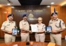 डीजीपी कैलाश मकवाणा से किलिमंजारो फतह करने वाली निरीक्षक दीपिका गौतम ने सौजन्य भेंट की