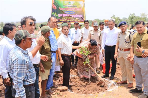 ग्लोबल वार्मिंग और जलवायु परिवर्तन आज की सबसे गंभीर चुनौती : मंत्री भूरिया ग्लोबल वार्मिंग और जलवायु परिवर्तन आज की सबसे गंभीर चुनौती : मंत्री भूरिया