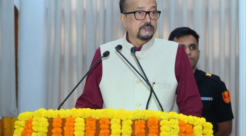 जीवन में ऐसा कार्य करें जिसमें केवल पाना नहीं, समाज को कुछ देना हो- राज्यपाल रमेन डेका जीवन में ऐसा कार्य करें जिसमें केवल पाना नहीं, समाज को कुछ देना हो- राज्यपाल रमेन डेका