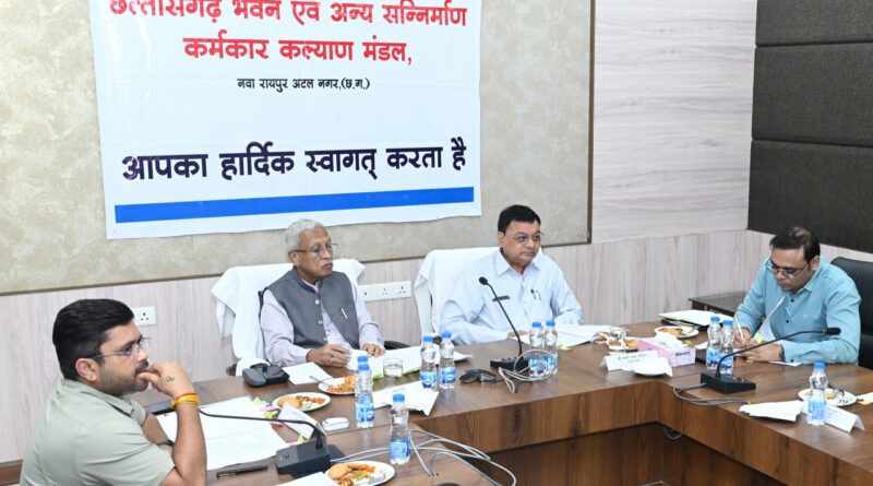 निर्माण श्रमिकों के कल्याण हेतु अनेक महत्वपूर्ण निर्णयों को मंडल की बैठक में मिली स्वीकृति निर्माण श्रमिकों के कल्याण हेतु अनेक महत्वपूर्ण निर्णयों को मंडल की बैठक में मिली स्वीकृति