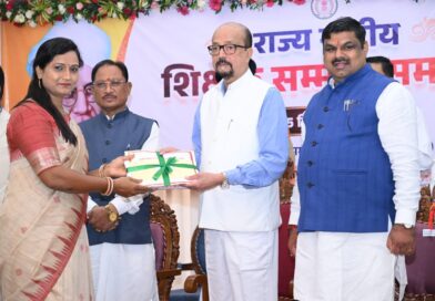 AI के युग में शिक्षक बनें विद्यार्थियों के मार्गदर्शक, तकनीक के विवेकपूर्ण उपयोग की दें सीख : राज्यपाल डेका