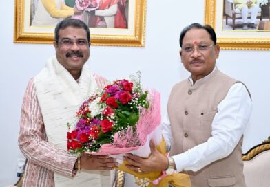 मुख्यमंत्री विष्णु देव साय से सांसद धर्मेंद्र प्रधान ने की शिष्टाचार भेंट मुख्यमंत्री विष्णु देव साय से सांसद धर्मेंद्र प्रधान ने की शिष्टाचार भेंट