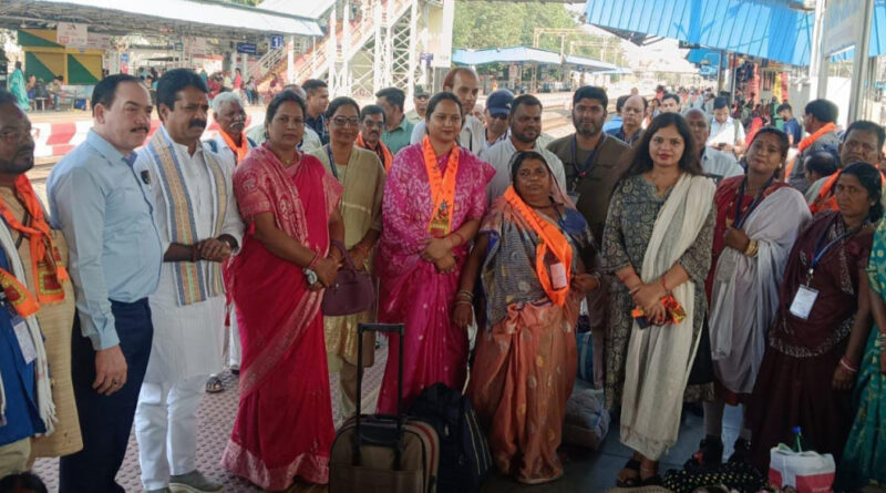 मुख्यमंत्री तीर्थ यात्रा योजना से प्रदेश के श्रद्धालुओं को मिल रहा निःशुल्क तीर्थ दर्शन का अवसर मुख्यमंत्री तीर्थ यात्रा योजना से प्रदेश के श्रद्धालुओं को मिल रहा निःशुल्क तीर्थ दर्शन का अवसर