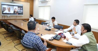 ग्रामीण क्षेत्रों में सेवाभाव और समर्पण के साथ स्वास्थ्य सेवाएँ दें बांड डॉक्टर्स : उप मुख्यमंत्री शुक्ल